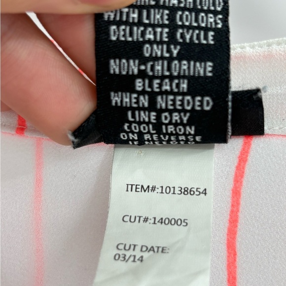 Torrid Womens Coral And Sheer White Sleeveless polyester Shirt Size 1x - Picture 15 of 15